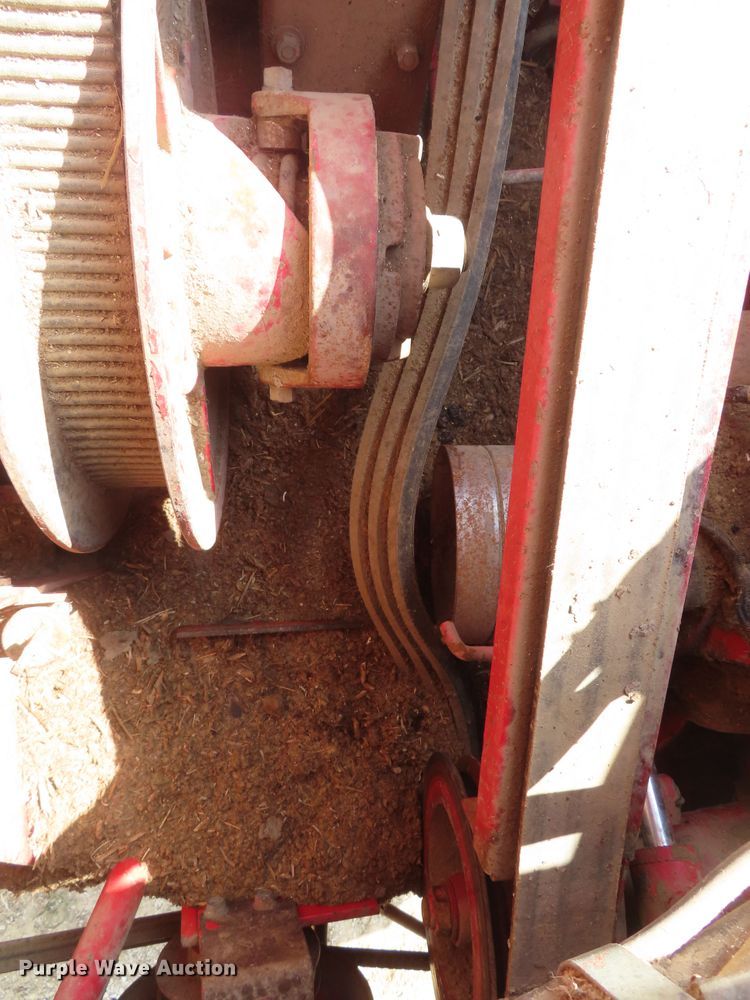 image for item DD6361 1978 International 1460 combine