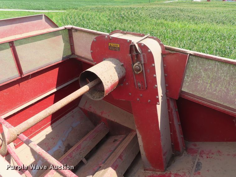 image for item DD6361 1978 International 1460 combine
