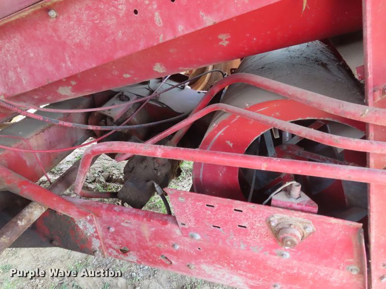 image for item DD6361 1978 International 1460 combine