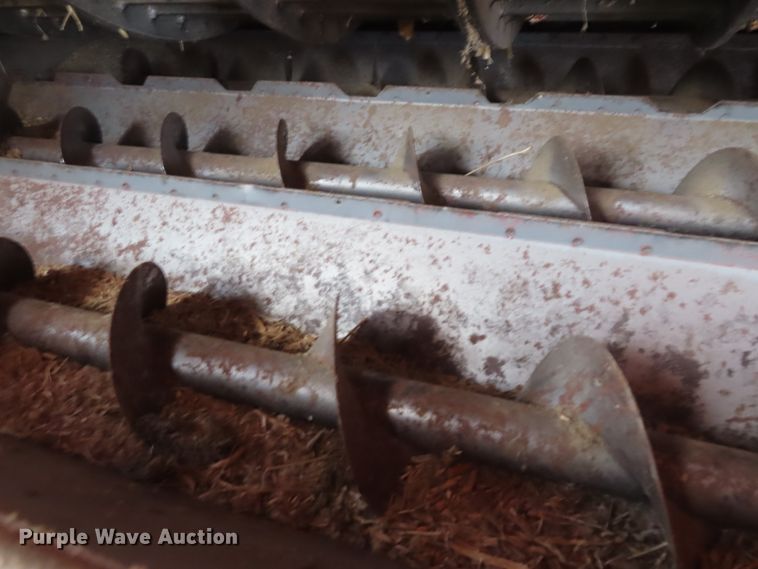 image for item DD6361 1978 International 1460 combine