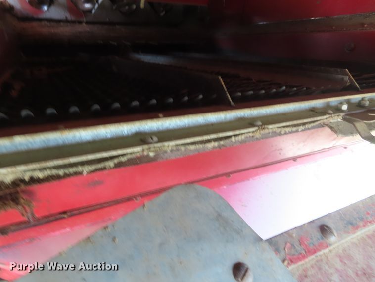 image for item DD6361 1978 International 1460 combine