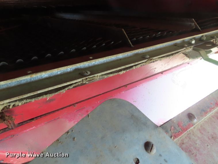 image for item DD6361 1978 International 1460 combine