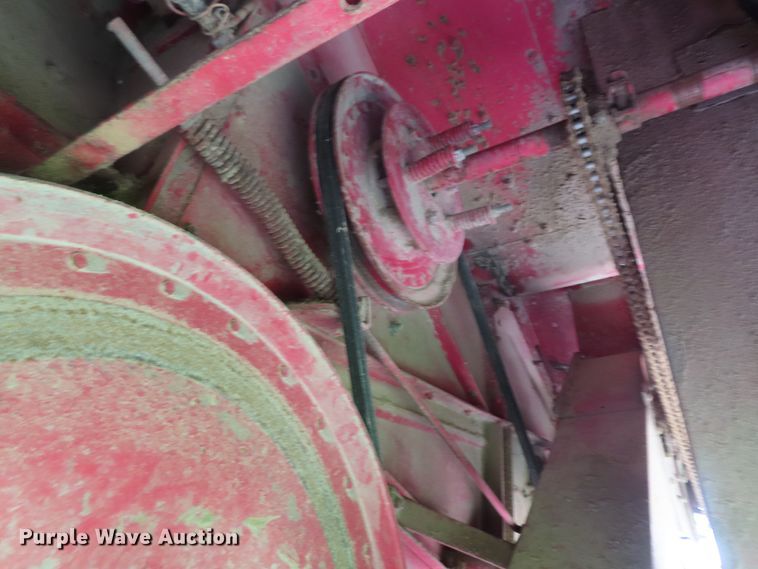 image for item DD6361 1978 International 1460 combine