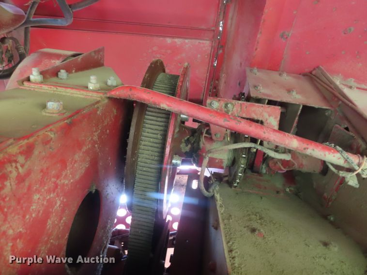 image for item DD6361 1978 International 1460 combine