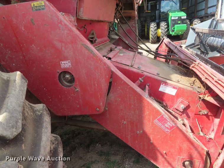 image for item DD6361 1978 International 1460 combine