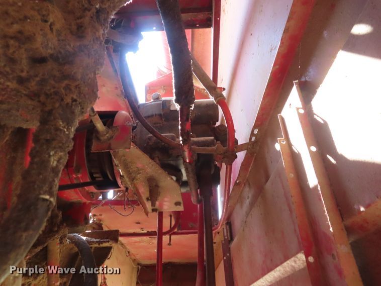 image for item DD6361 1978 International 1460 combine