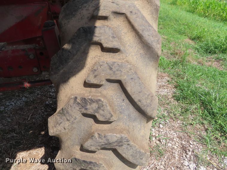 image for item DD6361 1978 International 1460 combine