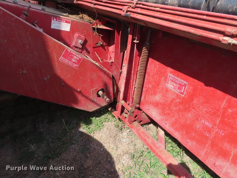 image for item DD6361 1978 International 1460 combine