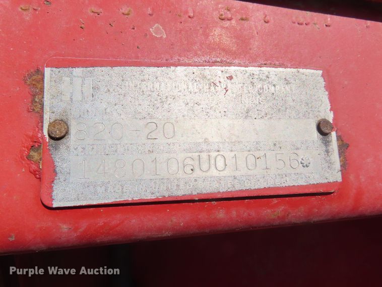 image for item DD6361 1978 International 1460 combine