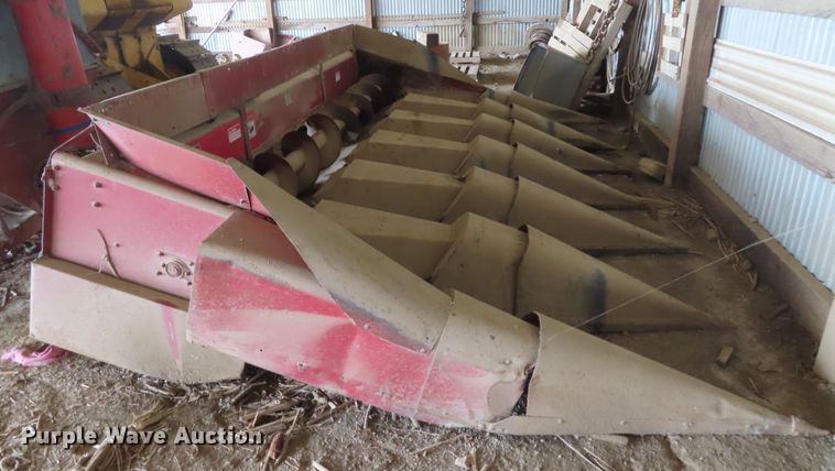 image for item DD6361 1978 International 1460 combine