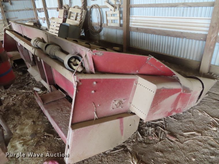 image for item DD6361 1978 International 1460 combine