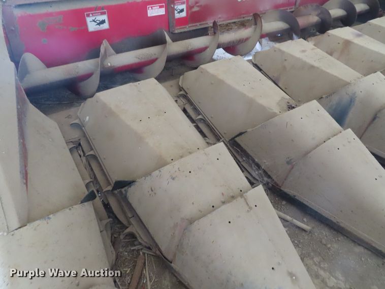 image for item DD6361 1978 International 1460 combine