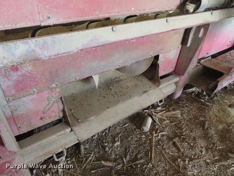 image for item DD6361 1978 International 1460 combine