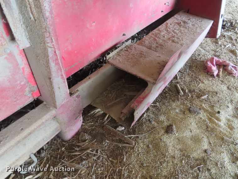 image for item DD6361 1978 International 1460 combine