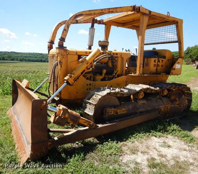 image for item DD6362 1966 Caterpillar D6B dozer