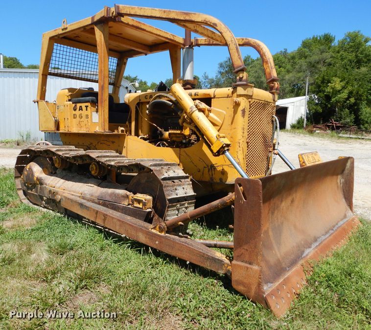 image for item DD6362 1966 Caterpillar D6B dozer