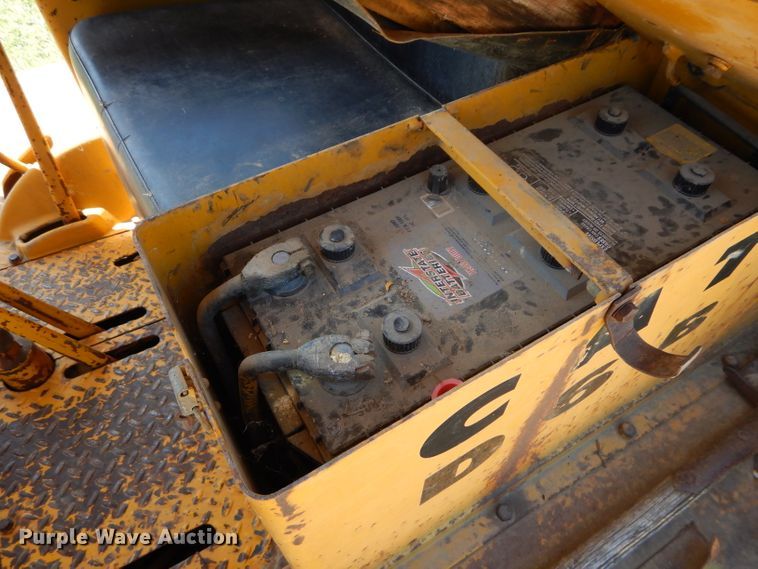 image for item DD6362 1966 Caterpillar D6B dozer
