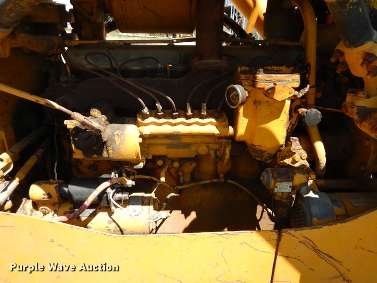 image for item DD6362 1966 Caterpillar D6B dozer