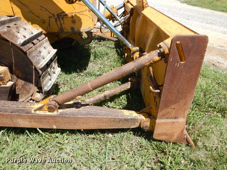 image for item DD6362 1966 Caterpillar D6B dozer