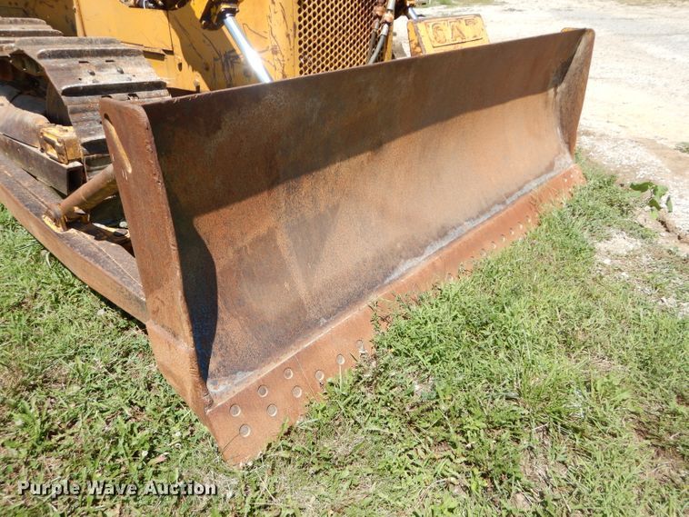 image for item DD6362 1966 Caterpillar D6B dozer