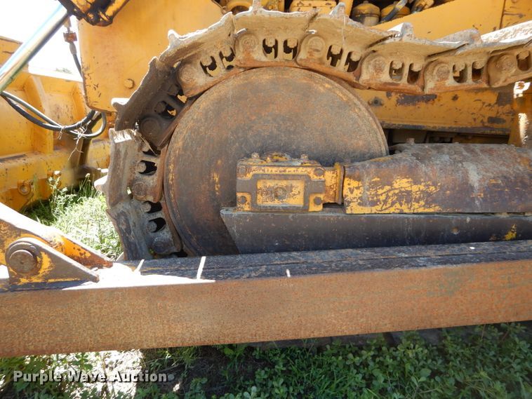image for item DD6362 1966 Caterpillar D6B dozer