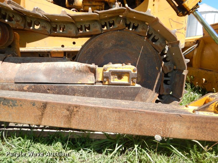 image for item DD6362 1966 Caterpillar D6B dozer