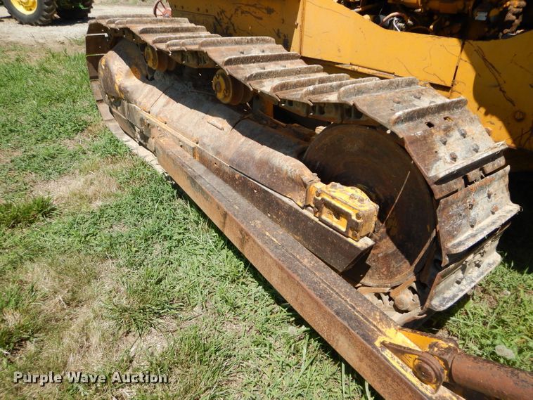 image for item DD6362 1966 Caterpillar D6B dozer
