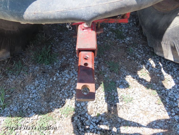 image for item DD6363 1974 International 1066 tractor