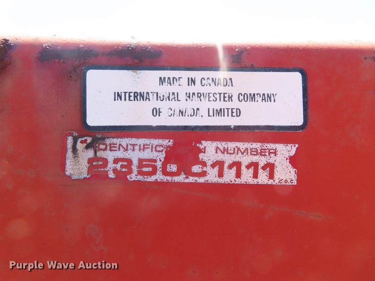 image for item DD6363 1974 International 1066 tractor