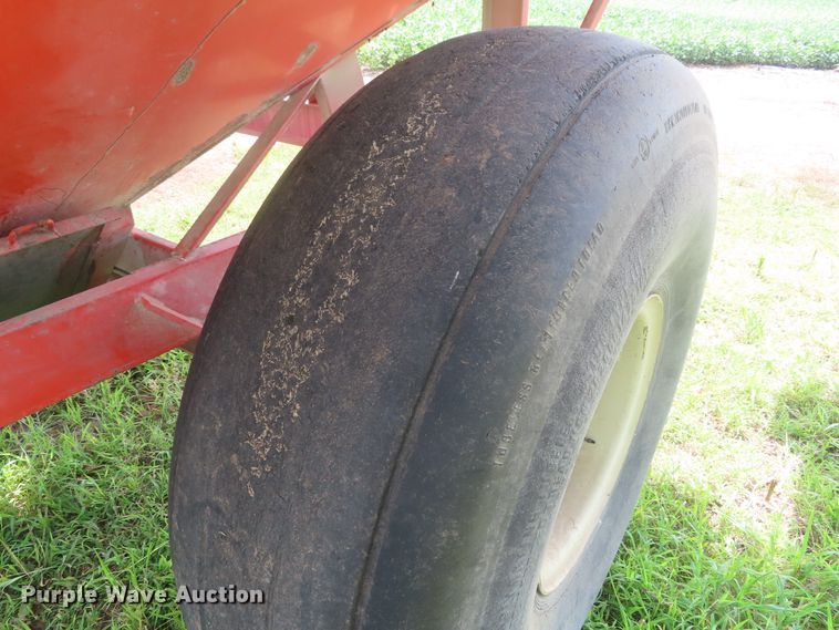 image for item DD6385 Killbros 475 grain cart