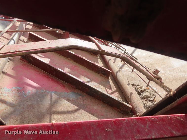 image for item DD6386 UFT 4765 grain cart