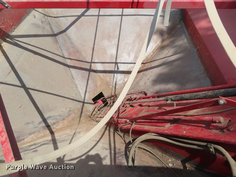 image for item DD6386 UFT 4765 grain cart