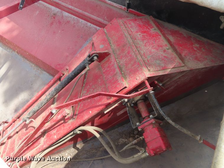 image for item DD6386 UFT 4765 grain cart