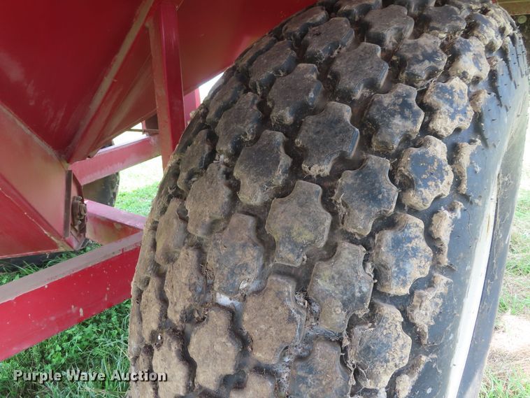 image for item DD6386 UFT 4765 grain cart