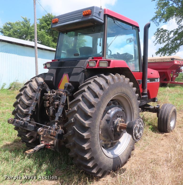 image for item DD6387 1988 Case IH 7120 tractor