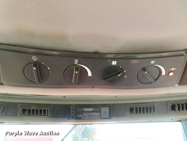 image for item DD6387 1988 Case IH 7120 tractor