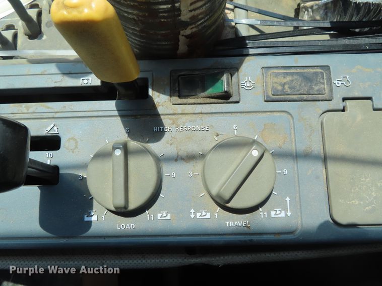 image for item DD6387 1988 Case IH 7120 tractor