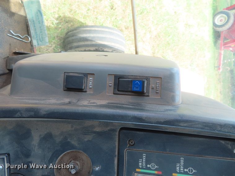 image for item DD6387 1988 Case IH 7120 tractor