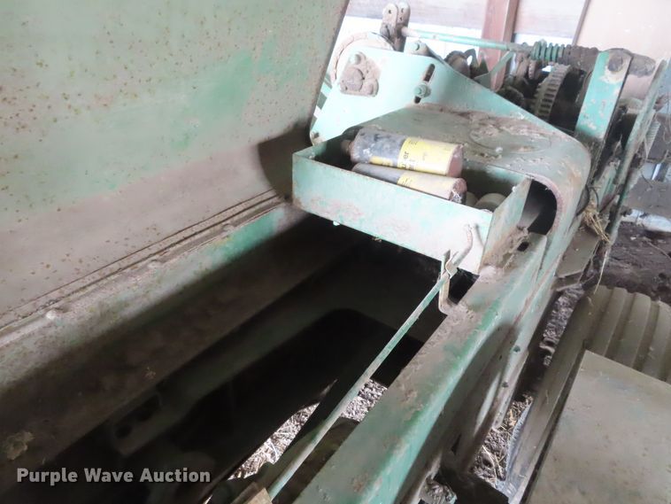image for item DD6389 John Deere 224WS square baler