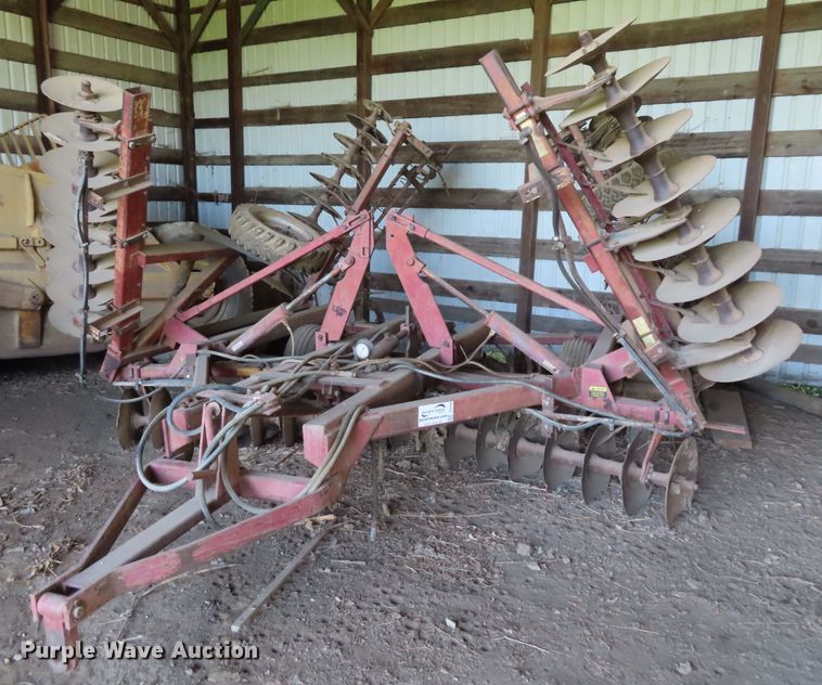 image for item DD6390 International 490 tandem disk