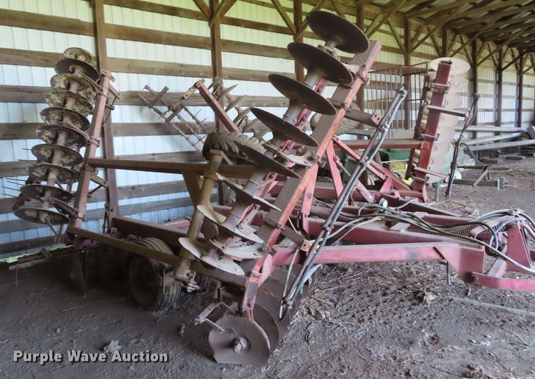 image for item DD6390 International 490 tandem disk