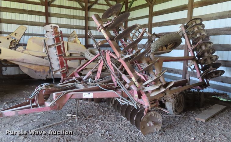 image for item DD6390 International 490 tandem disk