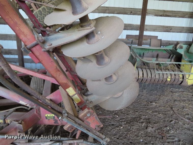 image for item DD6390 International 490 tandem disk