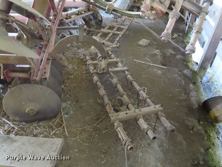 image for item DD6390 International 490 tandem disk