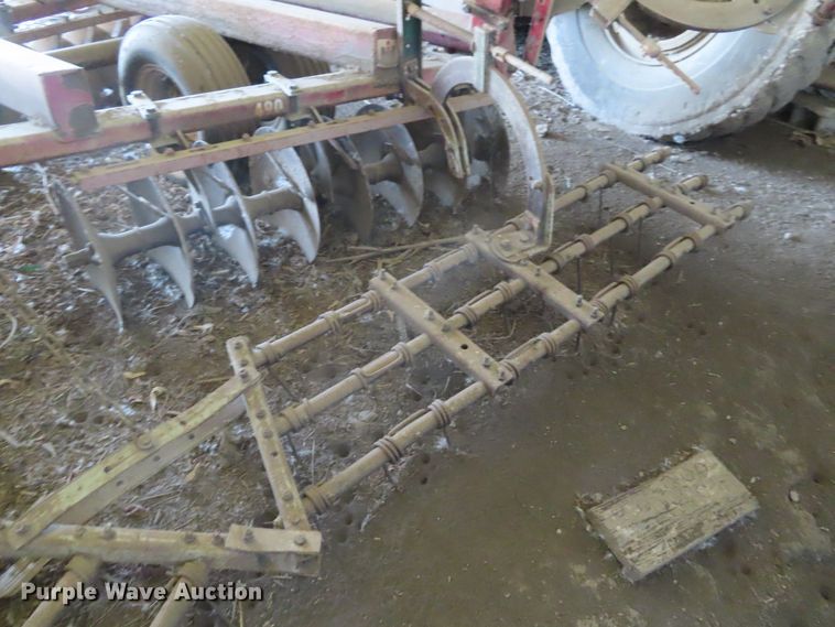 image for item DD6390 International 490 tandem disk