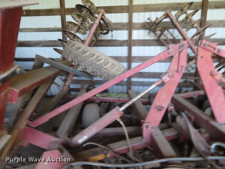 image for item DD6390 International 490 tandem disk