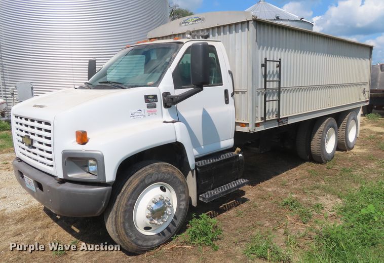 image for item DD6393 2003 Chevrolet C7500 grain truck