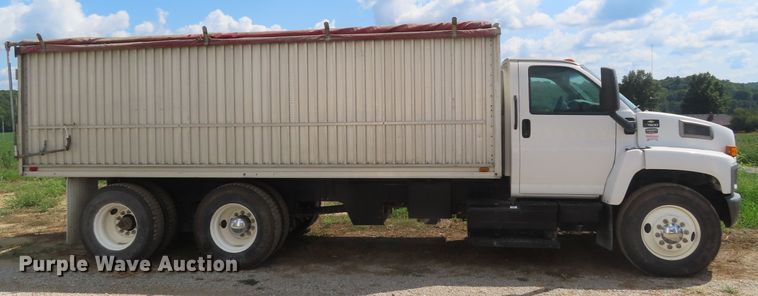 image for item DD6393 2003 Chevrolet C7500 grain truck