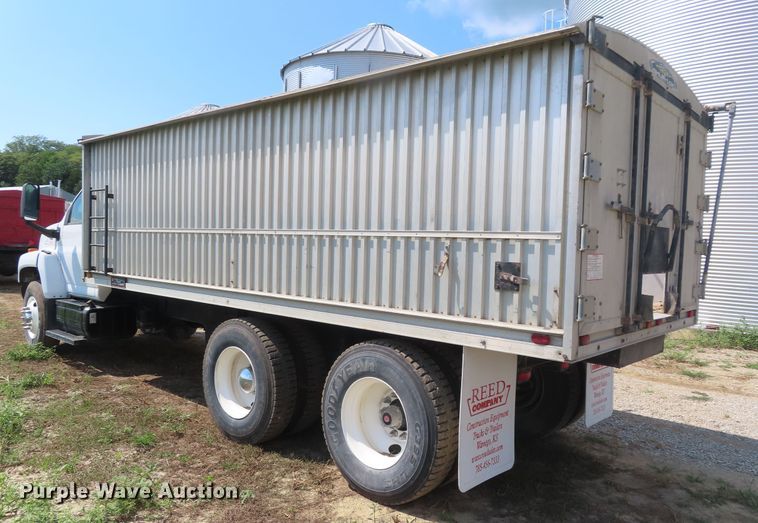image for item DD6393 2003 Chevrolet C7500 grain truck