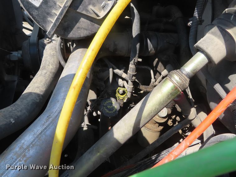 image for item DD6393 2003 Chevrolet C7500 grain truck